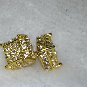10 k gold studs